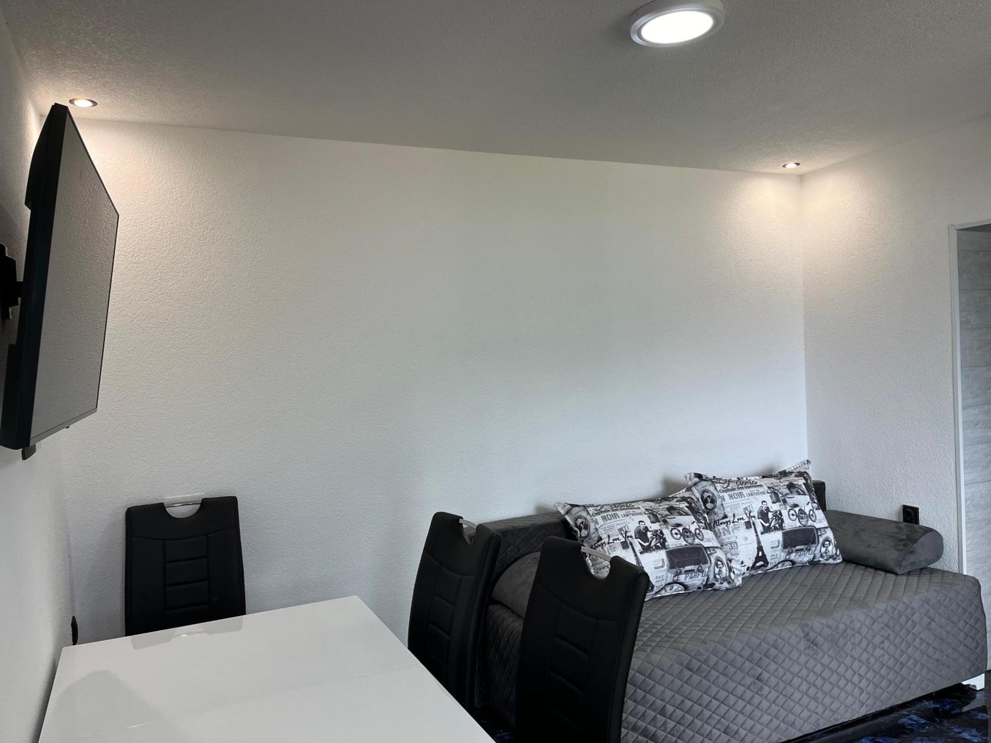 Bay Modern 2 *